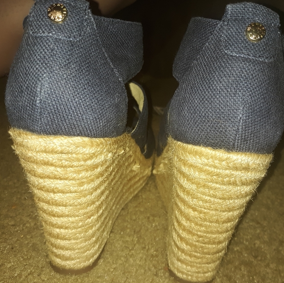 Michael kors wedges - Picture 2 of 5